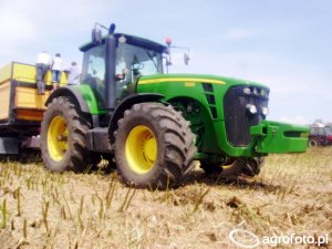 John Deere 8230 Dane techniczne