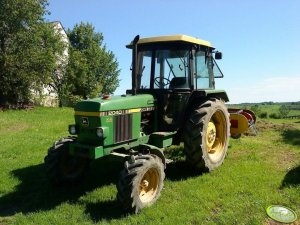 John Deere 2040 Dane techniczne