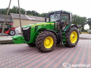 John Deere 8270R Dane techniczne