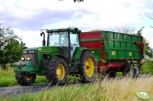 John Deere 8200 Dane techniczne
