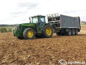 John Deere 8210 Dane techniczne