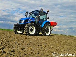 New Holland T4.75 (2012-2014) PowerStar Dane techniczne