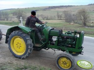 John Deere 200 Dane techniczne