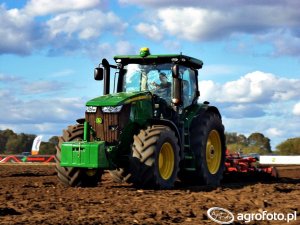 John Deere 7215R Dane techniczne