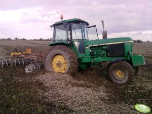 John Deere 4230 Dane techniczne