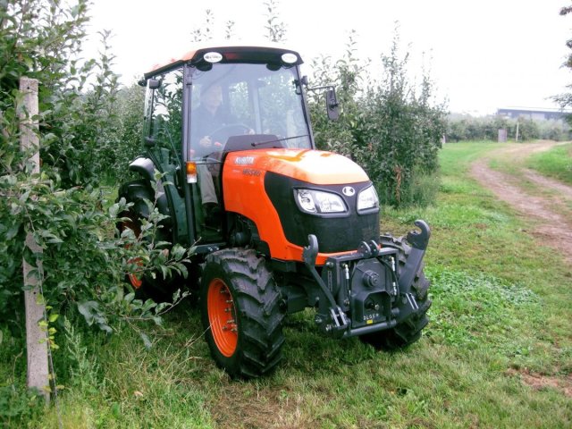 Kubota M8540N