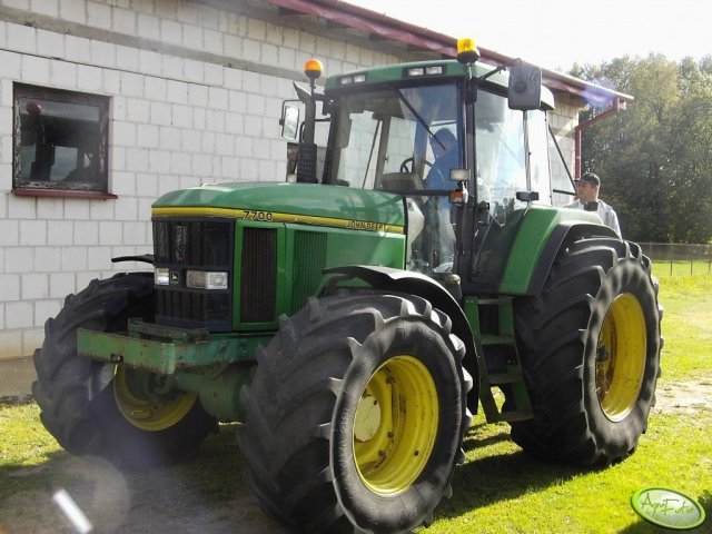 John Deere 7700 Dane techniczne
