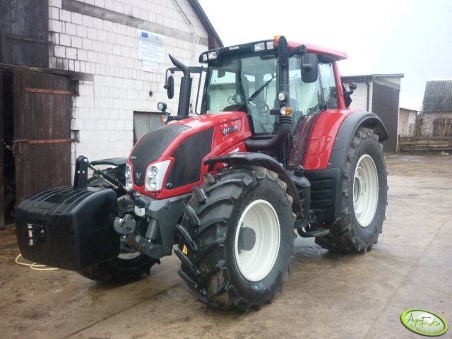 Valtra N123 Versu