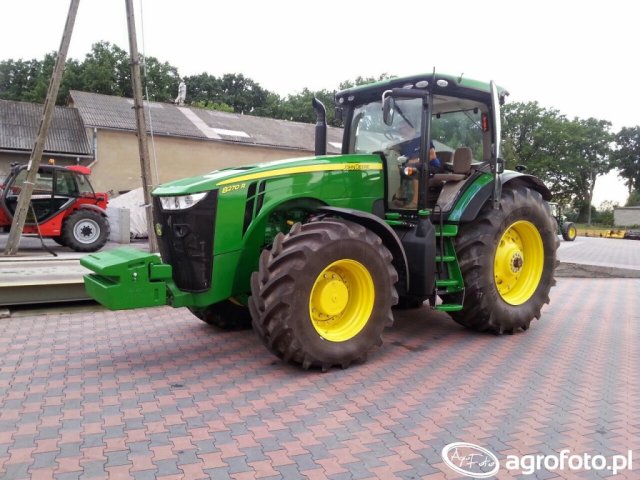 John Deere 8270R Dane techniczne
