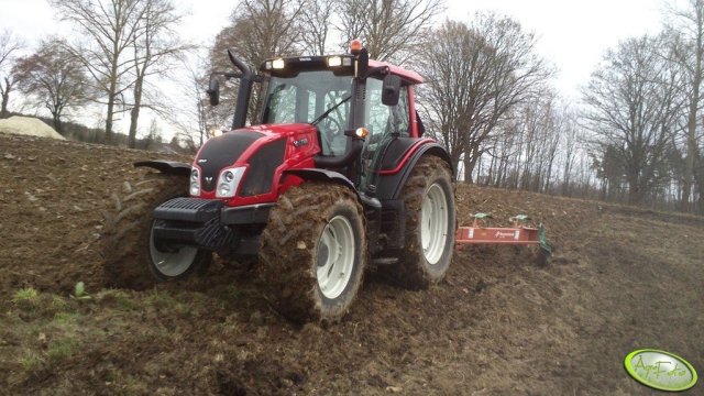 Valtra N123 HiTech
