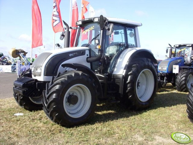 Valtra N142 Versu Dane techniczne