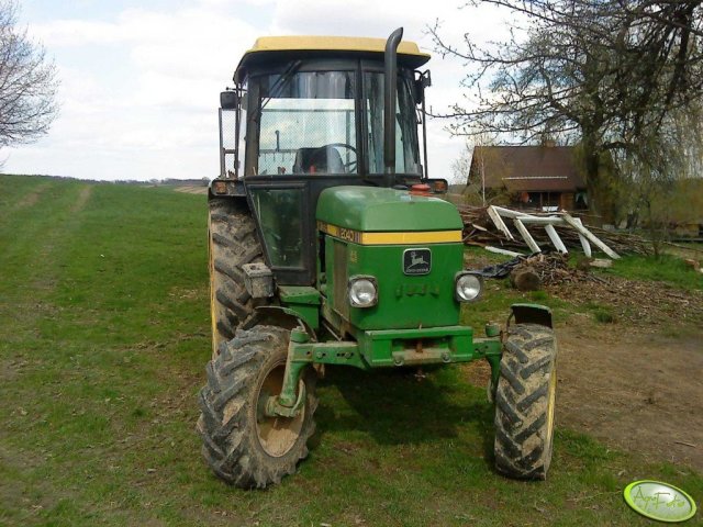 John Deere 2040 Dane techniczne