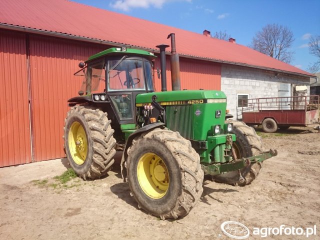 John Deere 4250 Dane techniczne