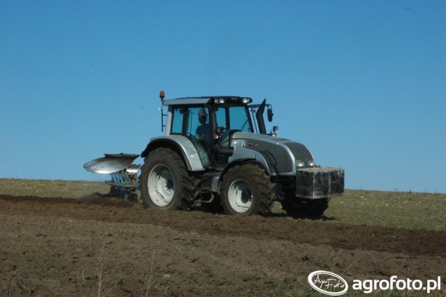 Valtra T132 Versu Dane techniczne