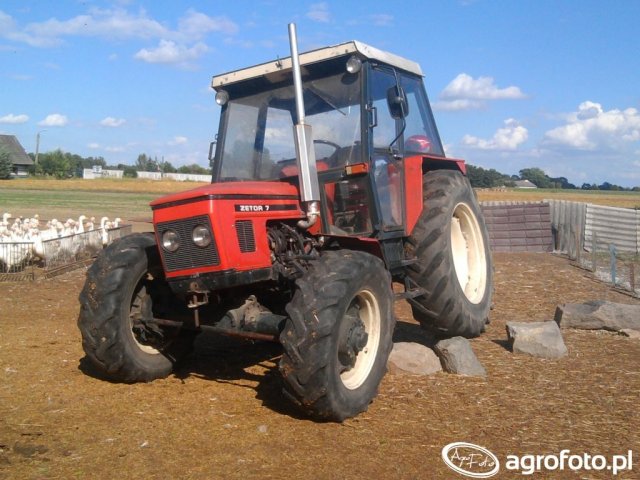 Zetor 7045 Dane techniczne