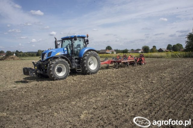 New Holland T7030 AC Dane techniczne